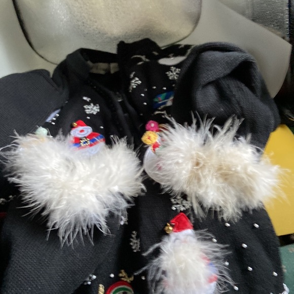 BP design sweater with snowmen & feathers with snaps In like new condition - Picture 9 of 12